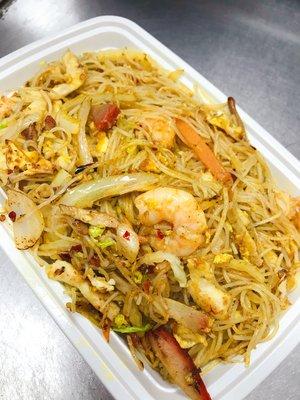 Singapore pancit with yellow curry!