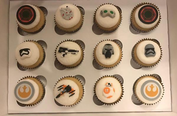 Star Wars: Force Awakens cupcakes