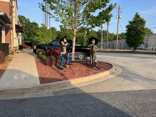 There's a pair of hombres outside waiting to greet you!