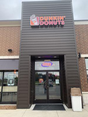 Dunkin' Donuts on the outside