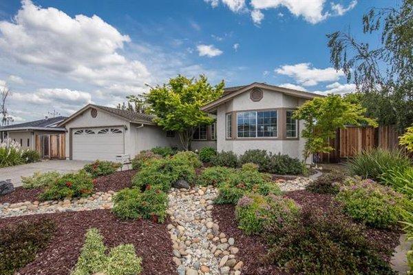 1686 Ebbetts Dr. Campbell, CA 4BD/2BTH - 2,269 Sqft. Sold for: $1,630,000 (Represented Seller)