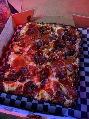 Great pepperoni pizza