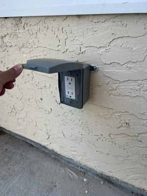 Outdoor outlet