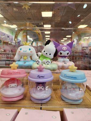 Cute Sanrio mood lamps.