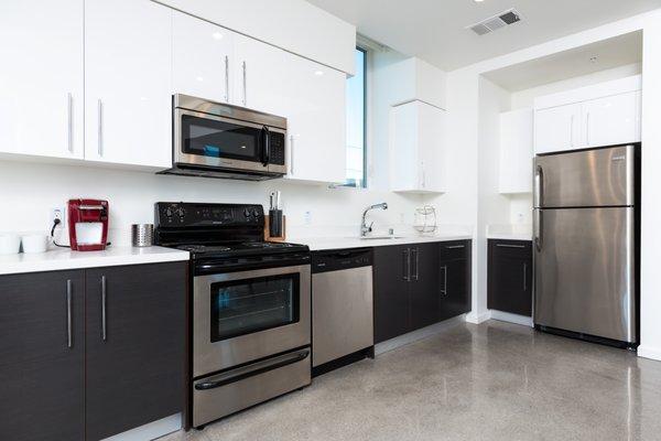 333b - huge, modern kitchen