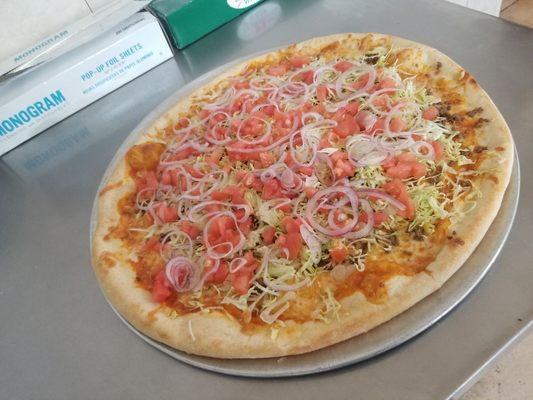 Cheeseburger pizza