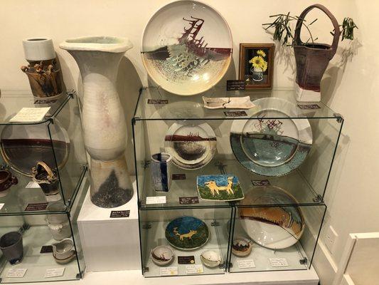 Beautiful porcelain work by Tom Collins.
 http://www.tomcollinsdesigns.com