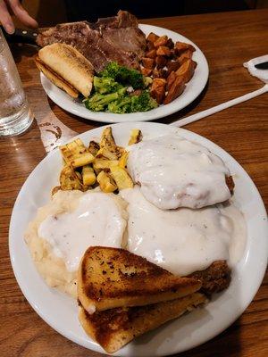 T-Bone Steak & Country Fried Steak Entrees