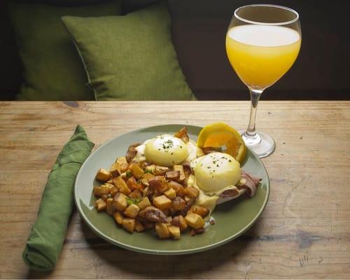 Eggs Benedict is phenomenal and bottomless mimosas on Saturday and Sunday for $7.95