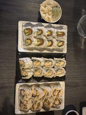 'Salmon avocado roll' 'Spicy tuna roll' 'Spicy shrimp tempura roll'