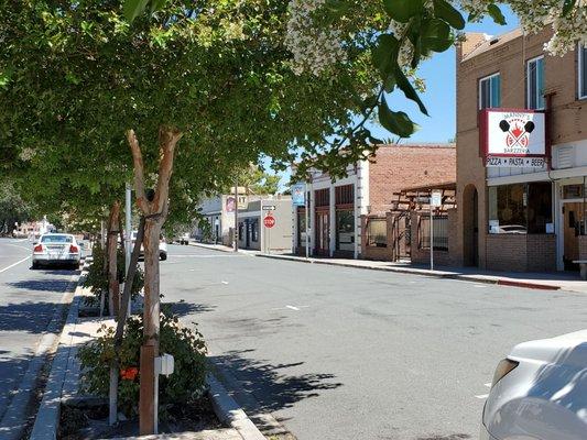 Outdoor, plenty of free street parking.