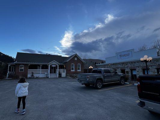 Restaurant and Mercantile shop