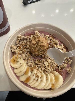 Nutty açaí bowl