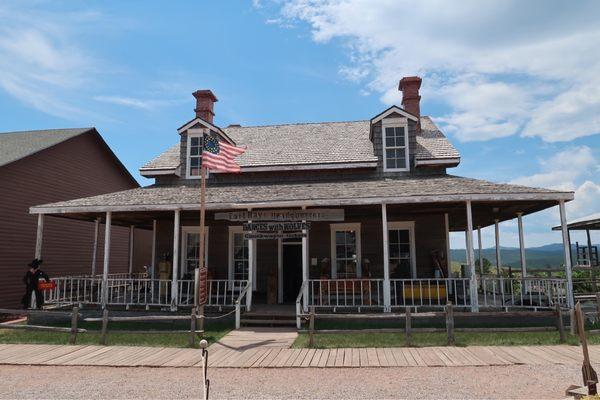 Fort Hays Dances with Wolves Set