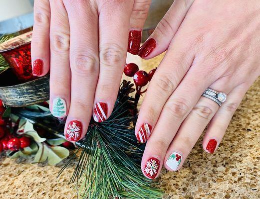 Festive Christmas nails