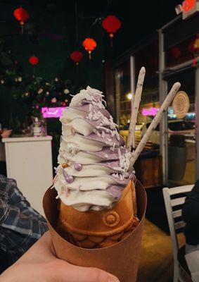 taiyaki ice cream (ube + vanilla swirl!)