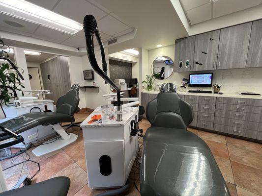 Clean open and relaxed treatment areas