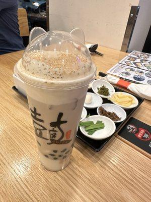 G28 Tofu Pudding Milk T w/Soymilk Foam with added boba