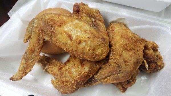 Fried chicken wings (plain seasoning) with hidden bun.