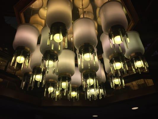 A fancy chandelier in the casino! All fancy all up in Winnemucca! Who knew?