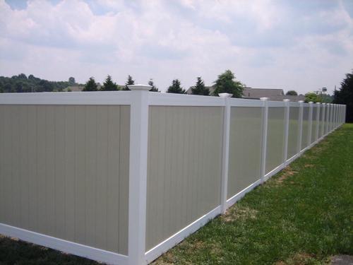 Vinyl Two-Tone Fence. This is one of our favorite looks!