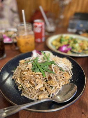 Khob Khun Thai Cuisine & Breakfast