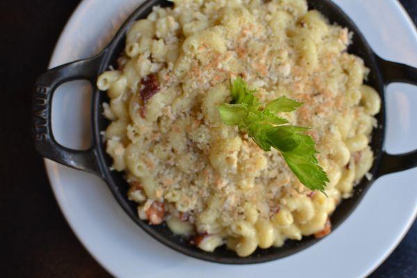 Applewood bacon, panko crusted Mac & Cheese