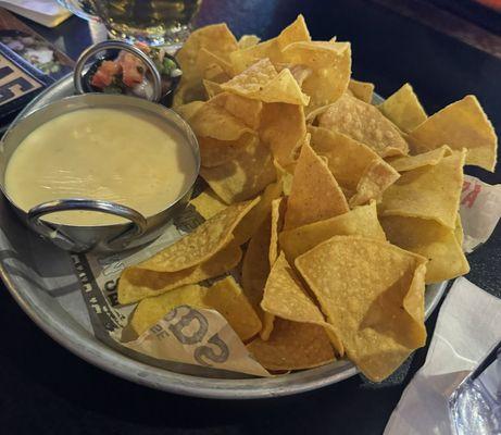 Chips & Queso