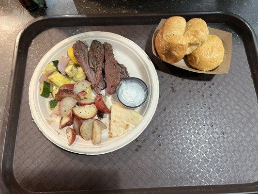 Beef sirloin w/ garlic bread