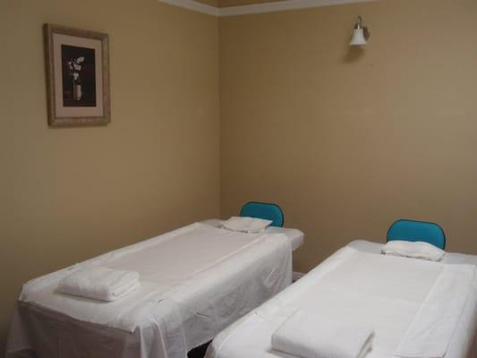 couple massage room