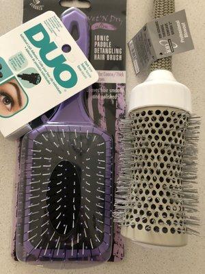 My fav WetNDry paddle brush yass, another new ceramic 2" some black/dark lash glue. Wish they had these in all black but need them today.