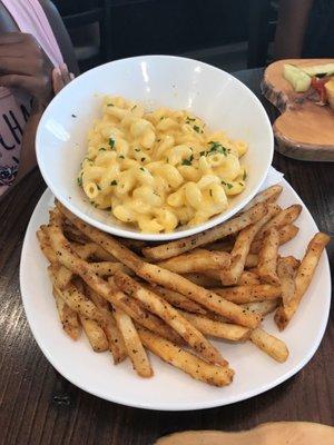 Kids mac n cheese with fries.