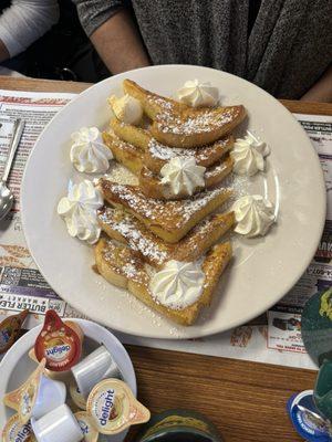 Crème brûlée French toast