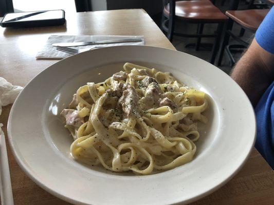 Fettuccine  Alfredo with chicken