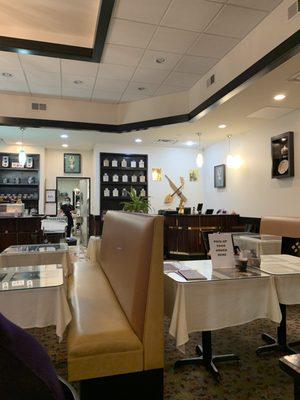 Clean and attractive dining room.