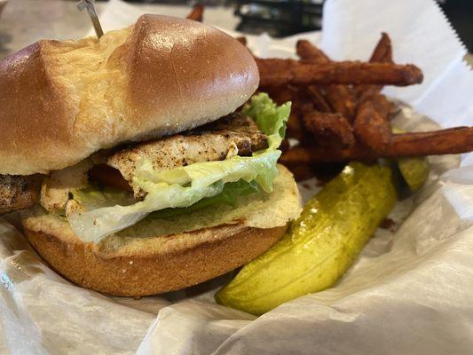 Mahi sandwich w/ Sweet Potato Fries