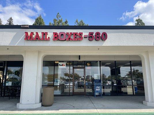 Mailboxes 580 is your one-stop Mailbox and Shipping service center.