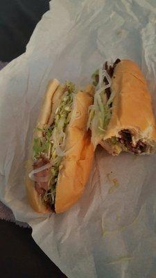 Roast beef hoagie. Awesome. Best little gem I've found in a while.