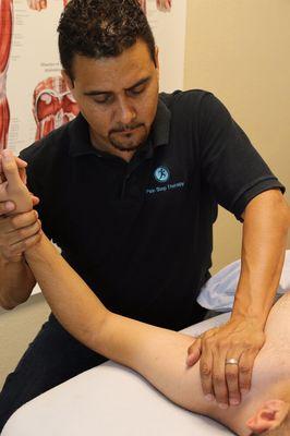 We treat all shoulder related issues. Including frozen shoulder, rotator cuff pain and tendinitis.