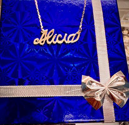 Personalized necklace 14 kt gold