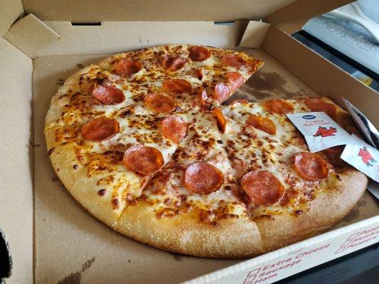 $7 large pepperoni pizza