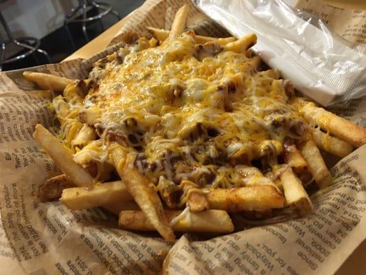 Chili cheese fries