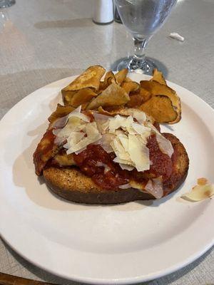 Special of the day wonderful chicken and garlic bread with house chips.