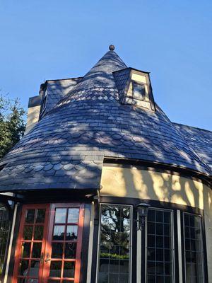 beautiful slate roofing  with Gothic and pancakes patterns