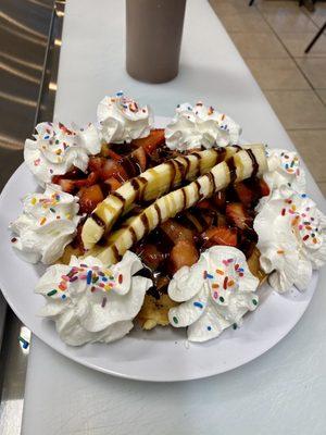 Banana split waffle