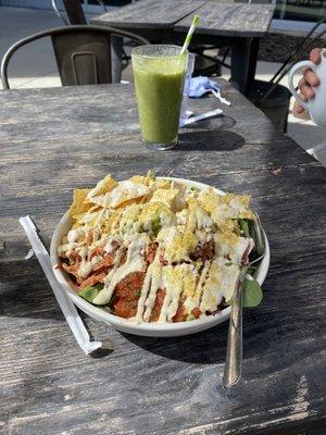 Jackfruit Taco salad and green smoothie