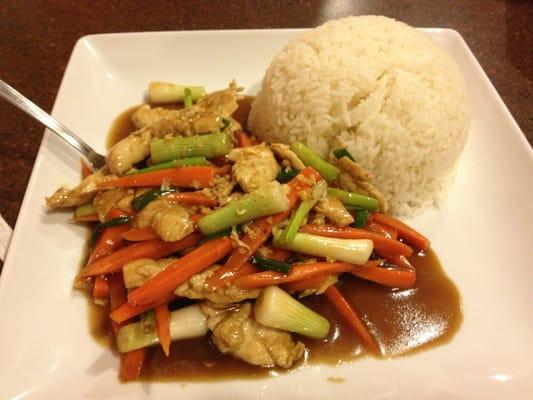 Stirfry chicken with Warm plum sauce