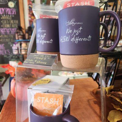 Snag this season's favorite: a cozy mug with lid paired with three assorted Stash fall-themed tea bags!