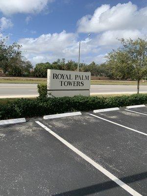 Royal Palm Towers sign: Where MJ Tax Services is located