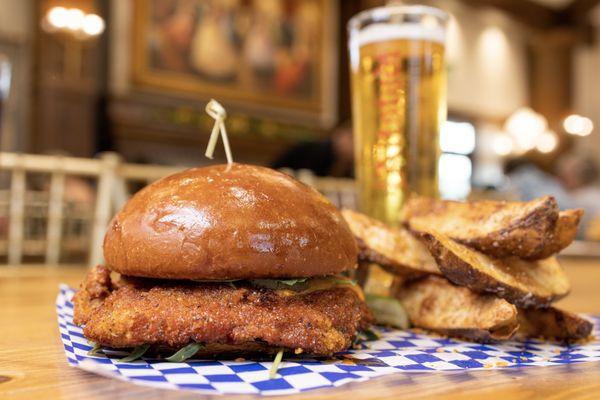 HONEY HOT CRISPY CHICKEN SANDWICH